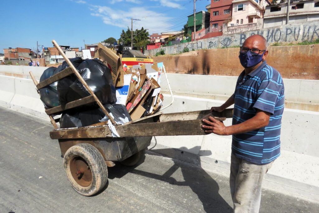 Semasa abre consulta pública de política municipal desenvolvida para catadores de recicláveis