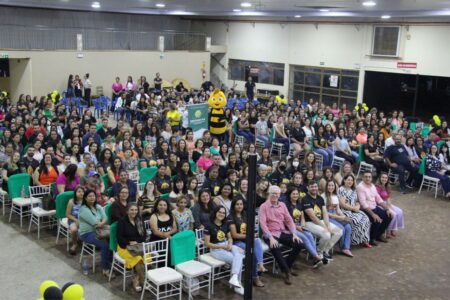 Sicredi Vale do Piquiri Abcd PRSP reúne pais e professores para palestra com Marcos Meier