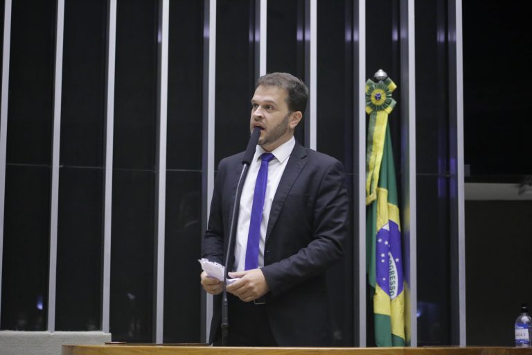 Câmara aprova projeto que aumenta penas para crimes sexuais contra crianças e adolescentes