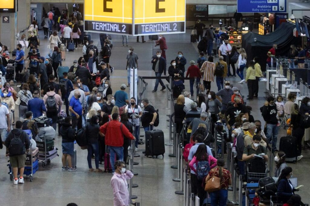 Aeronautas mantêm greve marcada para esta segunda-feira