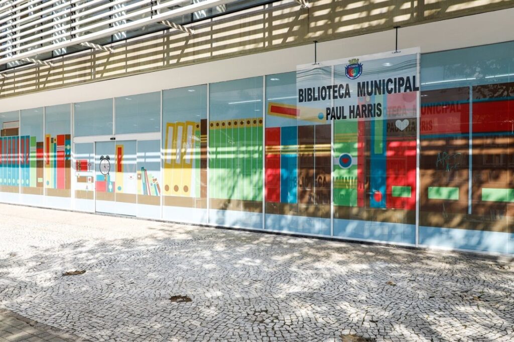 Biblioteca Municipal de São Caetano promove sarau e confraternização com experiência de "escutatória"