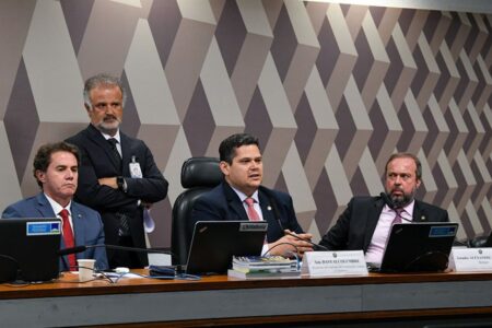 CCJ aprova PEC da Transição; texto vai ao Plenário