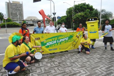 Campanha de sensibilização sobre descarte correto e vandalismo em lixeiras públicas ganha ruas de Santo André