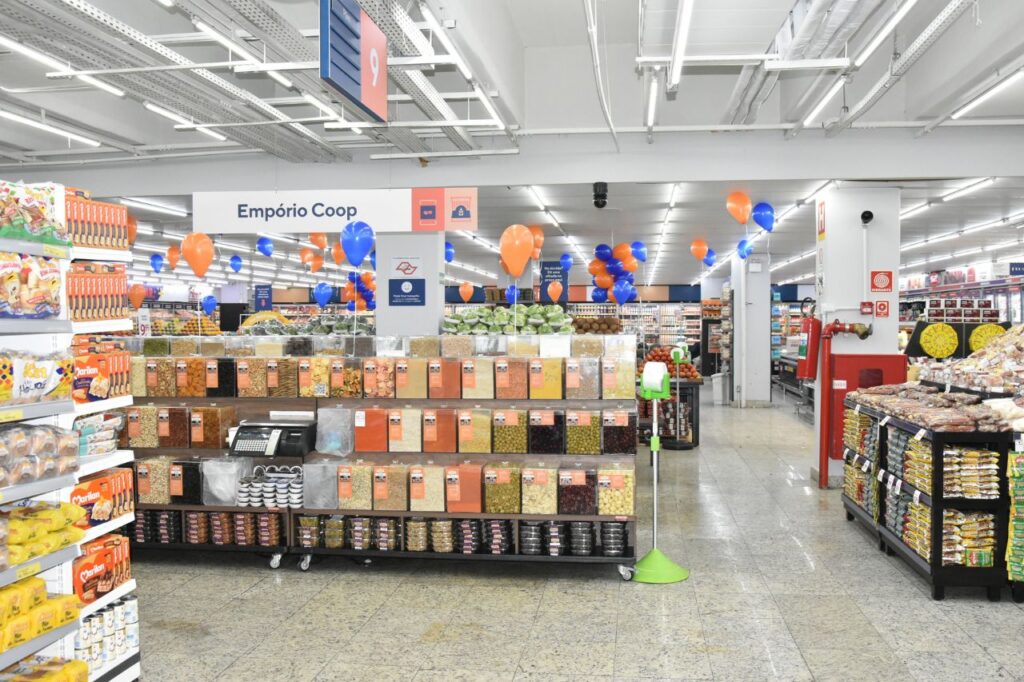 Loja da COOP de Santo André tem nova identidade visual e traz novidade na área do açougue