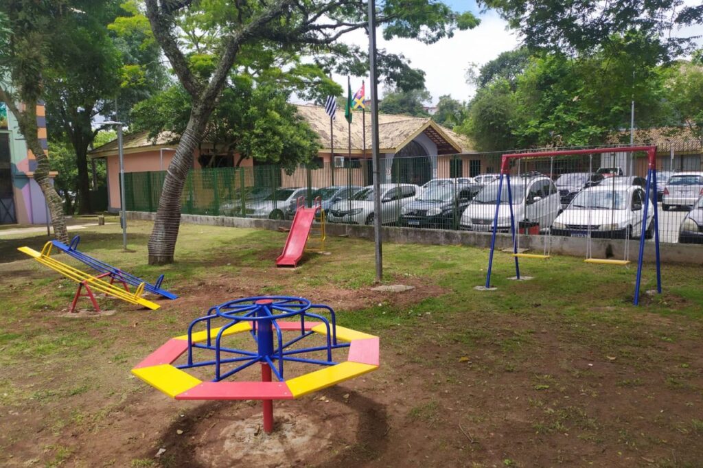 Meio Ambiente de Ribeirão Pires inaugura playground no jardim do Museu