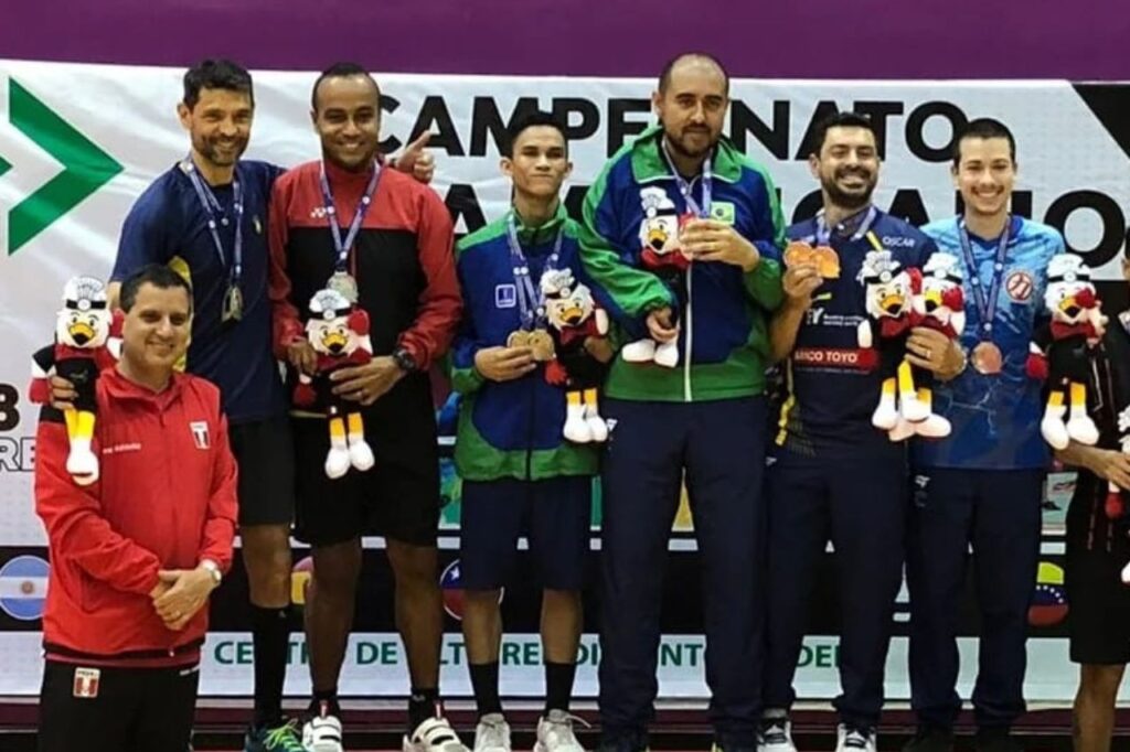 Revelado no PEC, atleta de São Caetano conquista medalha de bronze no Sul-Americano de Parabadminton