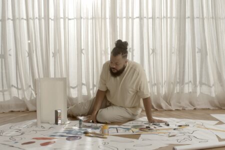 Artistas plásticos protagonizam nova websérie da Fast Shop para promover os smartphones dobráveis da Samsung