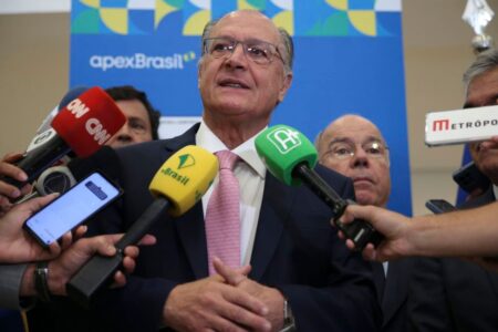 Alckmin diz que democracia sai fortalecida após atos antidemocráticos