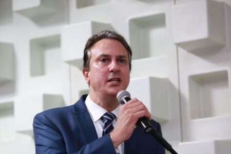 Camilo Santana assume o Ministério da Educação e promete ampliar nacionalmente as escolas em tempo integral