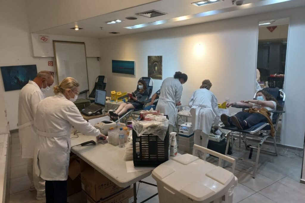 Campanha de doação de sangue do Atrium Shopping recebe mais de 100 bolsas que podem salvar 300 vidas