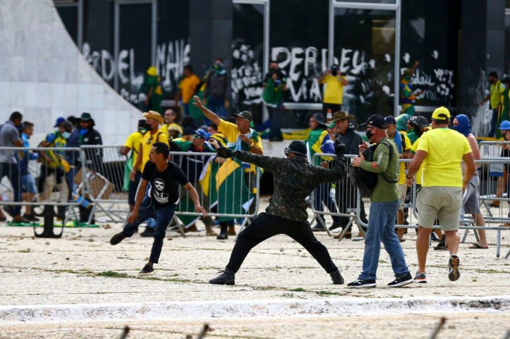 Defensoria pede soltura de idosos e mães presas por atos golpistas