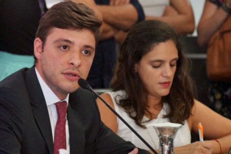 Após sanção, Thiago Auricchio luta pela regulamentação da lei que prevê o combate da violência sexual em bares e casas noturnas