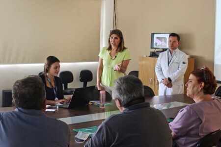 Hospital da Mulher e Emílio Ribas-BS apresentam serviços em reunião de gestão da FUABC