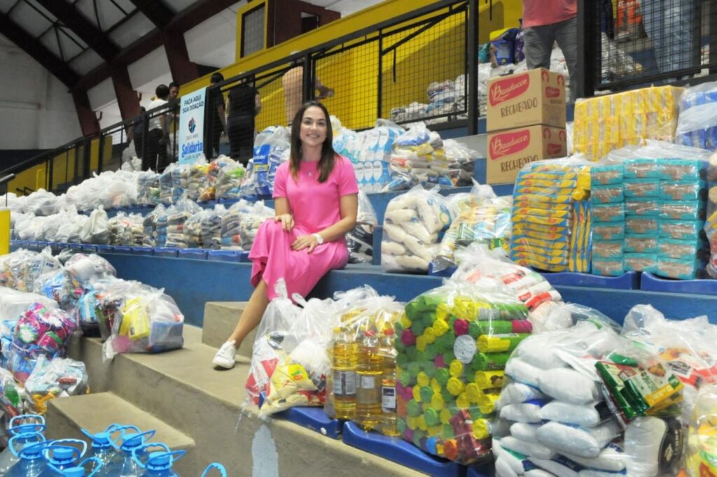 Santo André envia 50 mil itens e 10 toneladas de alimentos para vítimas das chuvas no litoral