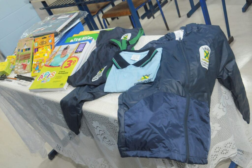 Santo André inicia distribuição de material e uniforme escolar na segunda-feira