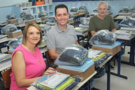 Santo André inicia distribuição de material e uniforme escolar na segunda-feira