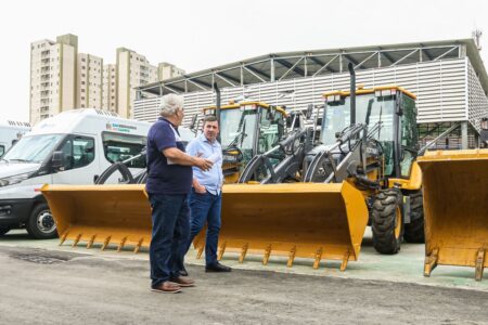 Prefeito Orlando Morando entrega 11 novos veículos via convênio