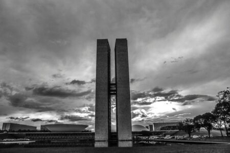 Câmara aprova pensão especial para filhos de vítimas de feminicídio