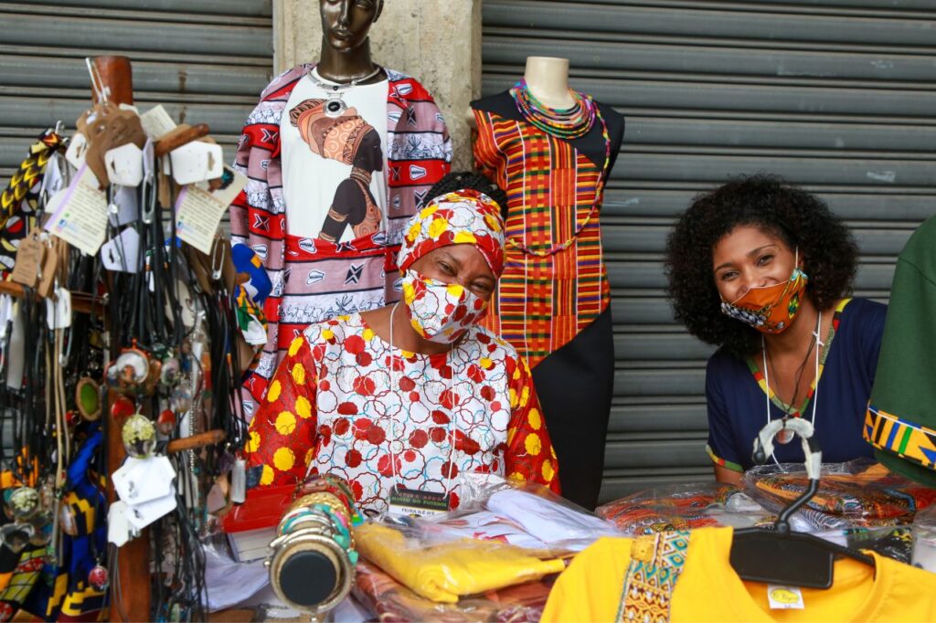 Museu do Futebol recebe Feira Afro Ilé-Ifè e grupo de samba só de mulheres neste sábado