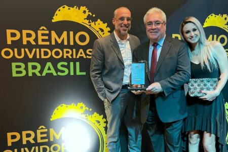 Ouvidor de Santo André recebe prêmio Ouvidoria Brasil 2022