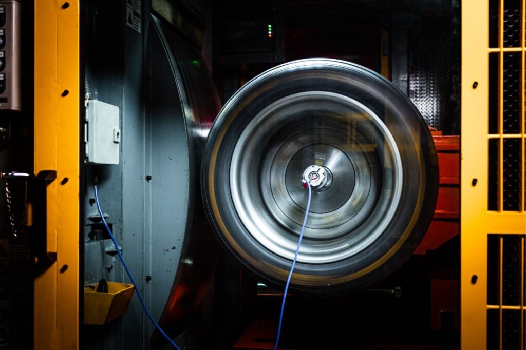 Pirelli lança testes de até 500 kmh para criar pneus ainda mais seguros
