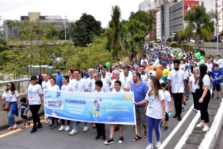 Caminhada da Conscientização do Autismo reúne mais de mil pessoas em Santo André