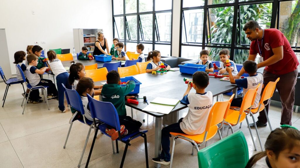 Aulas de tecnologia nas escolas municipais de São Caetano estimulam a autonomia e o pensamento crítico