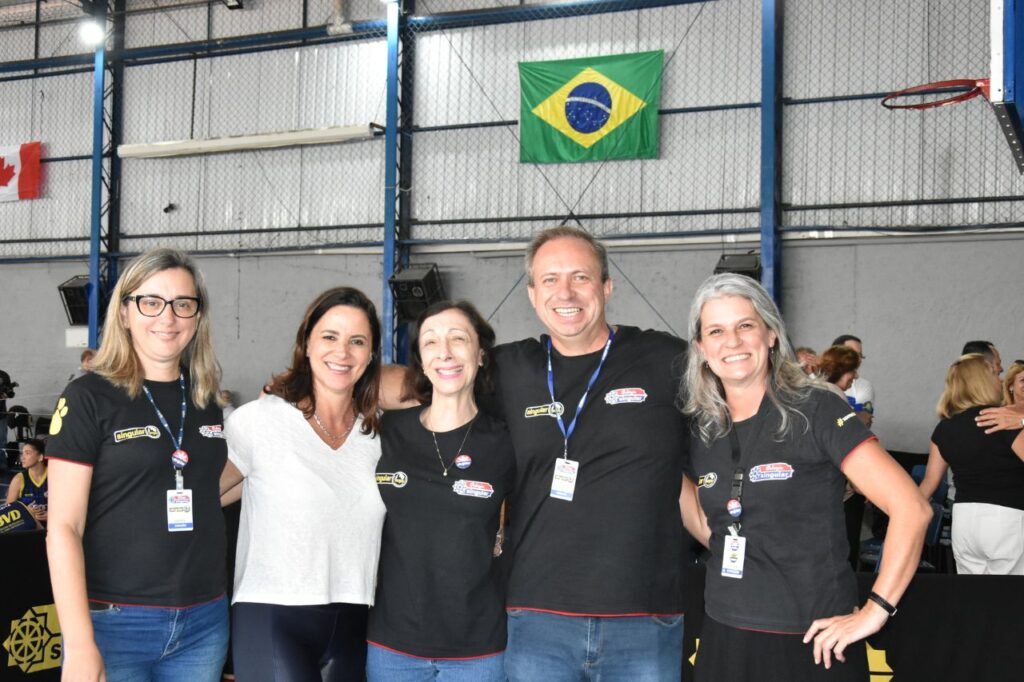 Brasil vence o Canadá em amistoso de vôlei paralímpico no Colégio Singular
