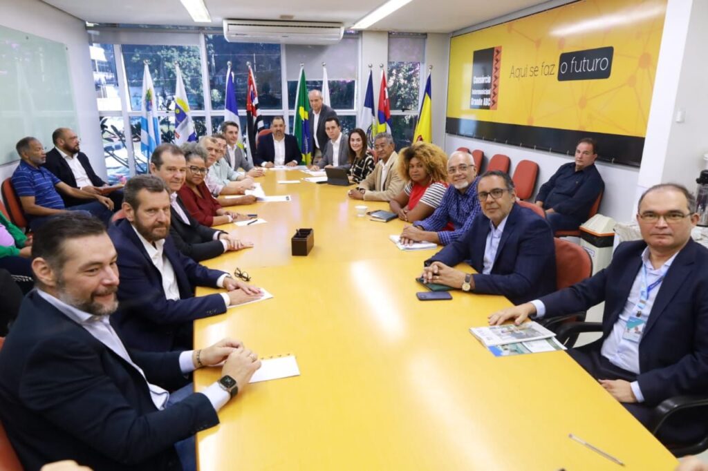 Consórcio ABC recebe deputados e debate prioridades da região