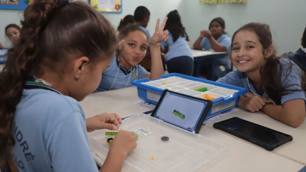 Educação de Santo André inicia aulas de robótica para alunos da rede municipal