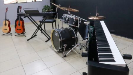 Escola de Artes de Ribeirão Pires investe em novos instrumentos para os alunos