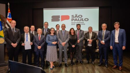 Governo de SP e Toyota anunciam R$ 1,7 bilhão para produção de compacto híbrido-flex