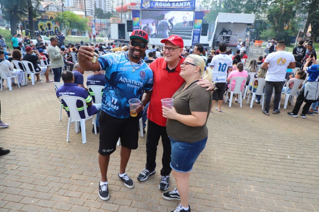 Praça da Moça recebe 1.000 torcedores na vitória do Água Santa