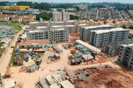 Prefeito Orlando Morando vistoria construção de 1.286 unidades habitacionais no Cooperativa