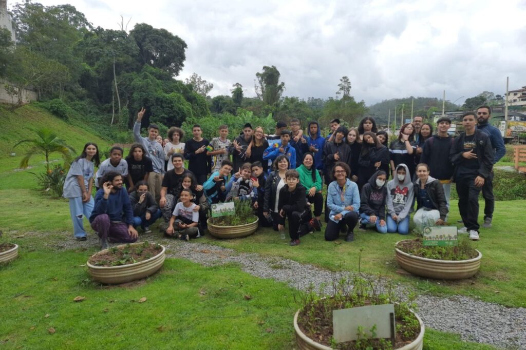 Alunos de Ribeirão Pires conhecem Pomar Urbano e aprendem sobre a Mata Atlântica