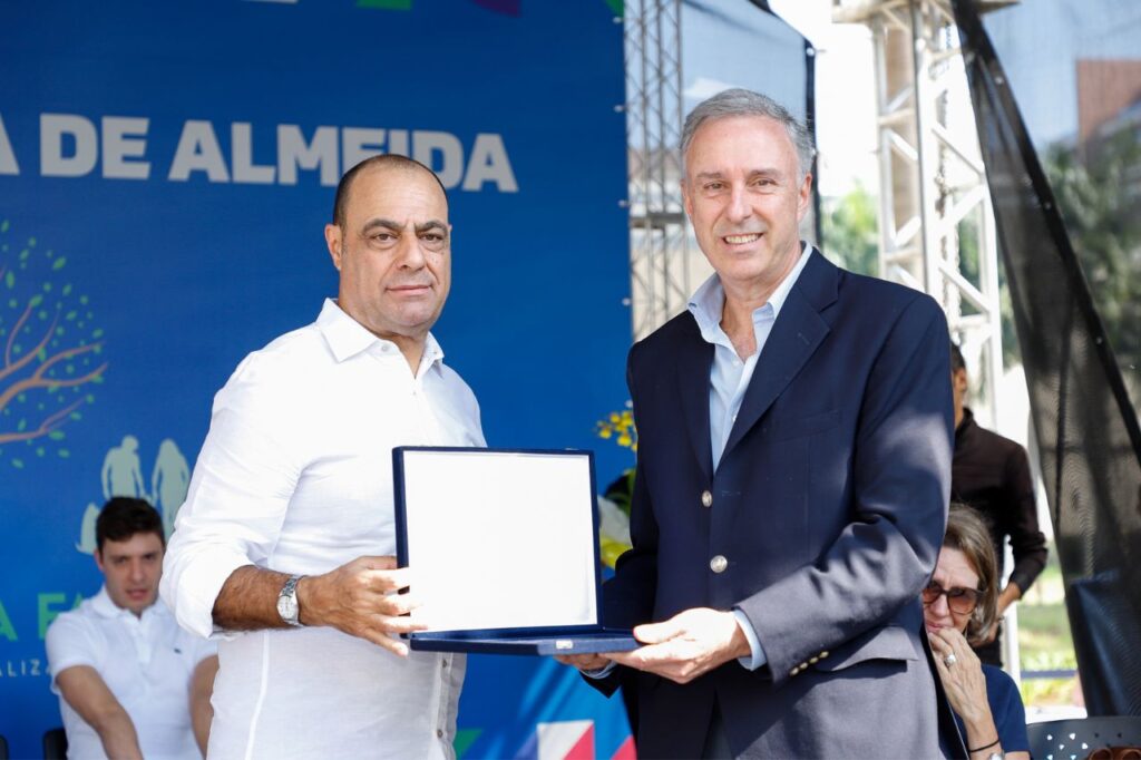 Auricchio inaugura a Praça da Família Luiz Carlos Pereira de Almeida