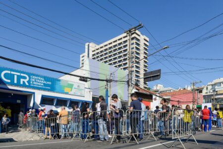 Mutirão de Emprego atrai mais de 1.500 pessoas no Dia do Trabalho em São Bernardo