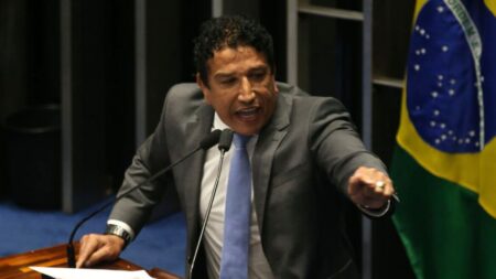 PSOL representará contra Magno Malta no Senado e no STF