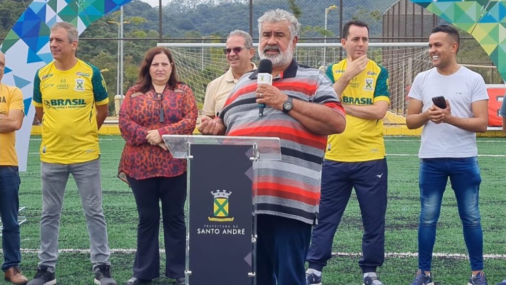 Parque Guaraciaba ganha campo sintético com iluminação LED