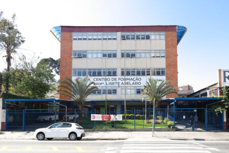 Diadema promove curso sobre defesa e proteção dos direitos das mulheres para servidoras da Educação