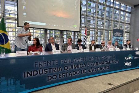 Agência de Desenvolvimento participa do lançamento da Frente em Defesa da Indústria Química