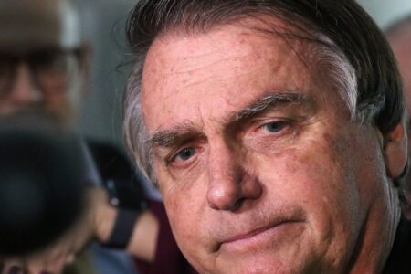 Maioria do TSE condena Bolsonaro à inelegibilidade por oito anos