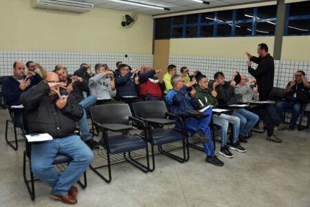 Santo André capacita motoristas de ônibus com aulas de Libras