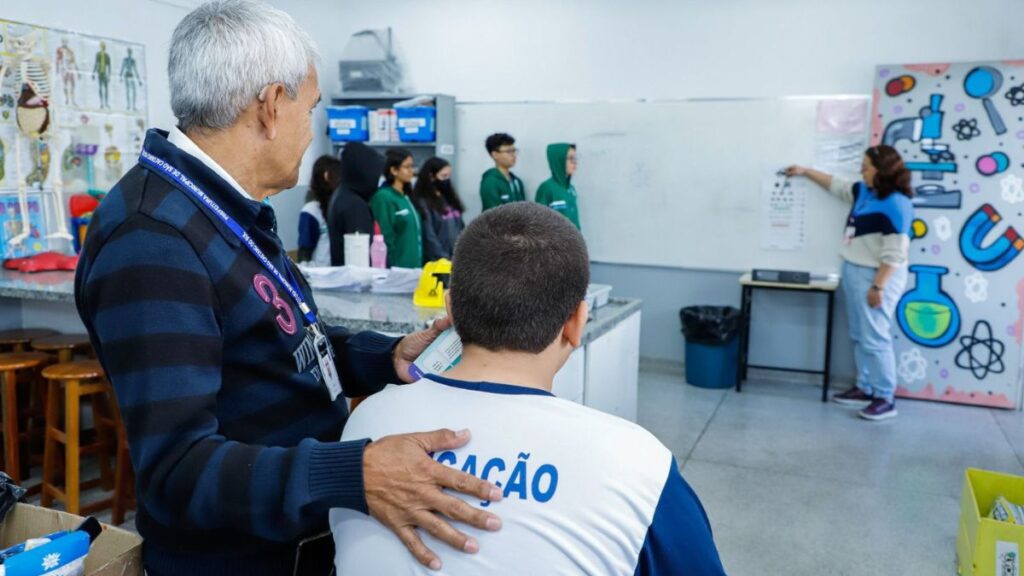 Saúde e Educação de São Caetano iniciam os testes de acuidade visual em alunos da rede municipal de ensino