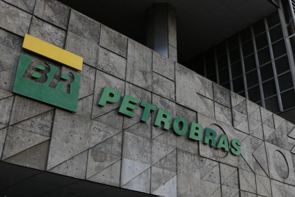 Agência eleva nota de crédito da Petrobras e de outras empresas