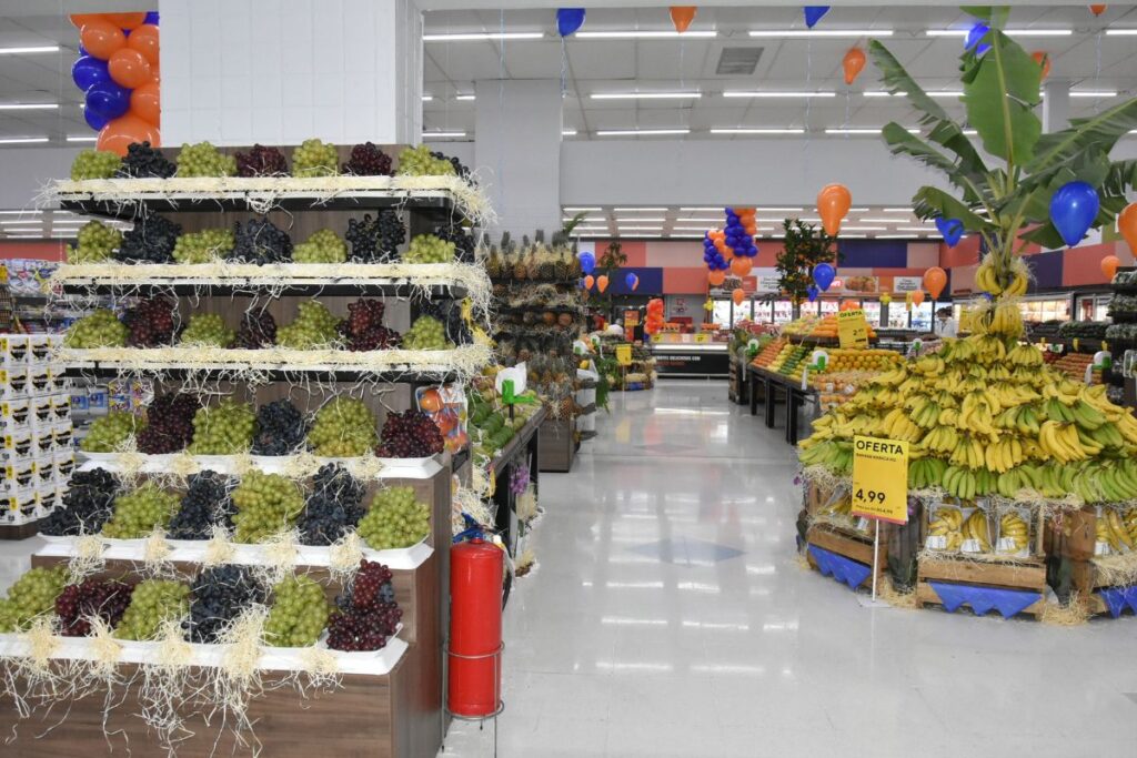 Nova identidade visual é aplicada em supermercado e Drogaria COOP