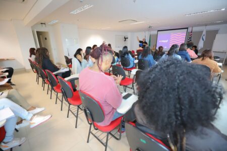 Polo Cosmético de Diadema faz capacitação para profissionais da Beleza