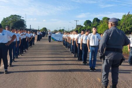 Publicado decreto que revoga Programa de Escolas Cívico-Militares