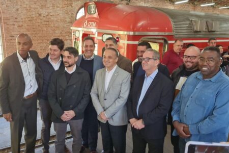 Santo André inicia grupo de trabalho com foco no turismo ferroviário de Paranapiacaba