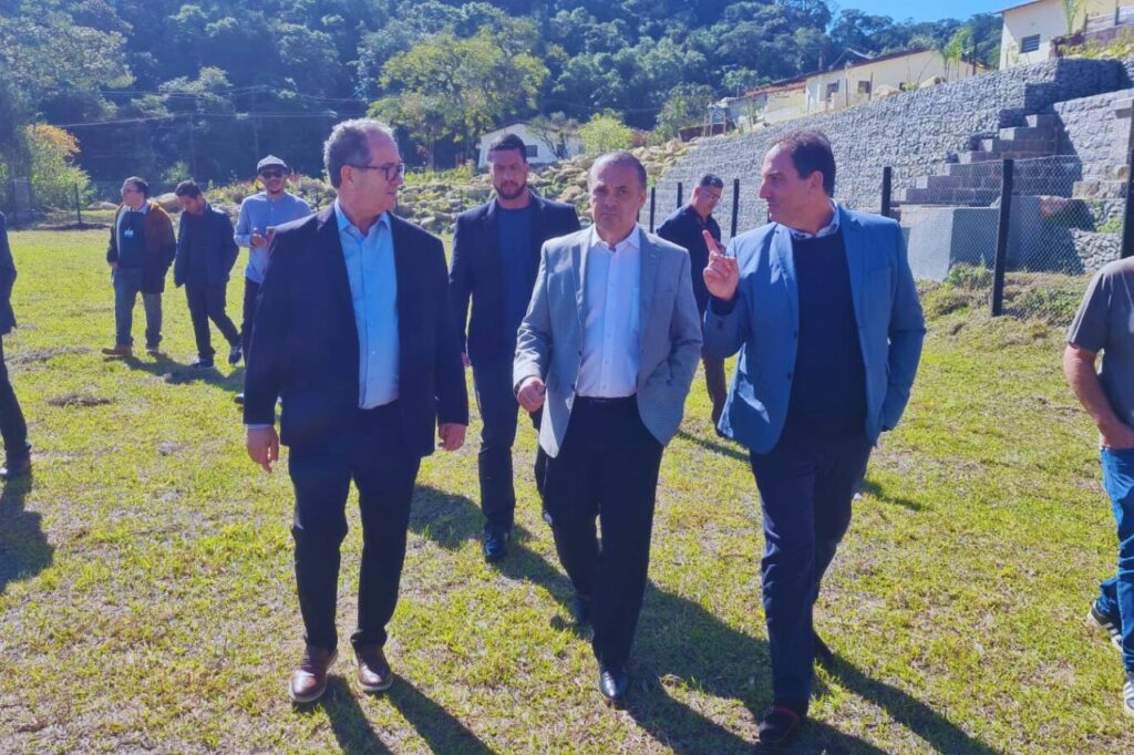 Bisneto do construtor da ferrovia Santos – Jundiaí visita Paranapiacaba -  ABC do ABC